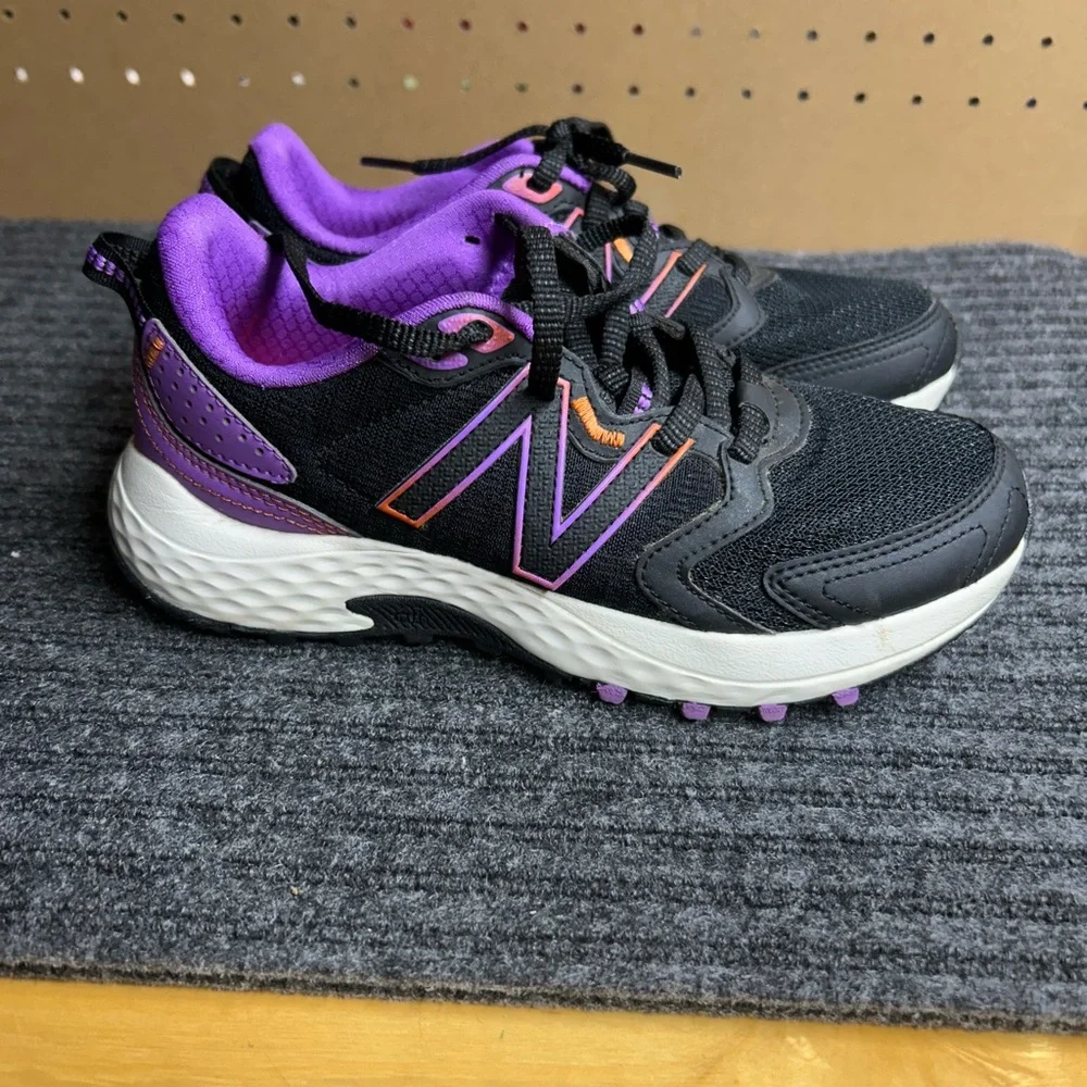 New Balance Black and Purple 410‎ Trail Running Shoe size 5D